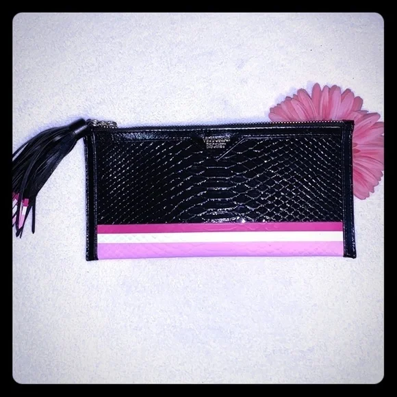 🌸Victoria’s Secret Little Black Pouch - Picture 1 of 5